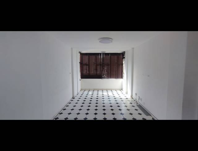 1 BEDROOM FLAT TO LET IN ESSENWOOD